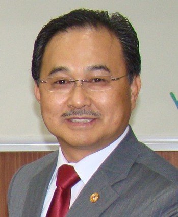 Hee Kwan Lee